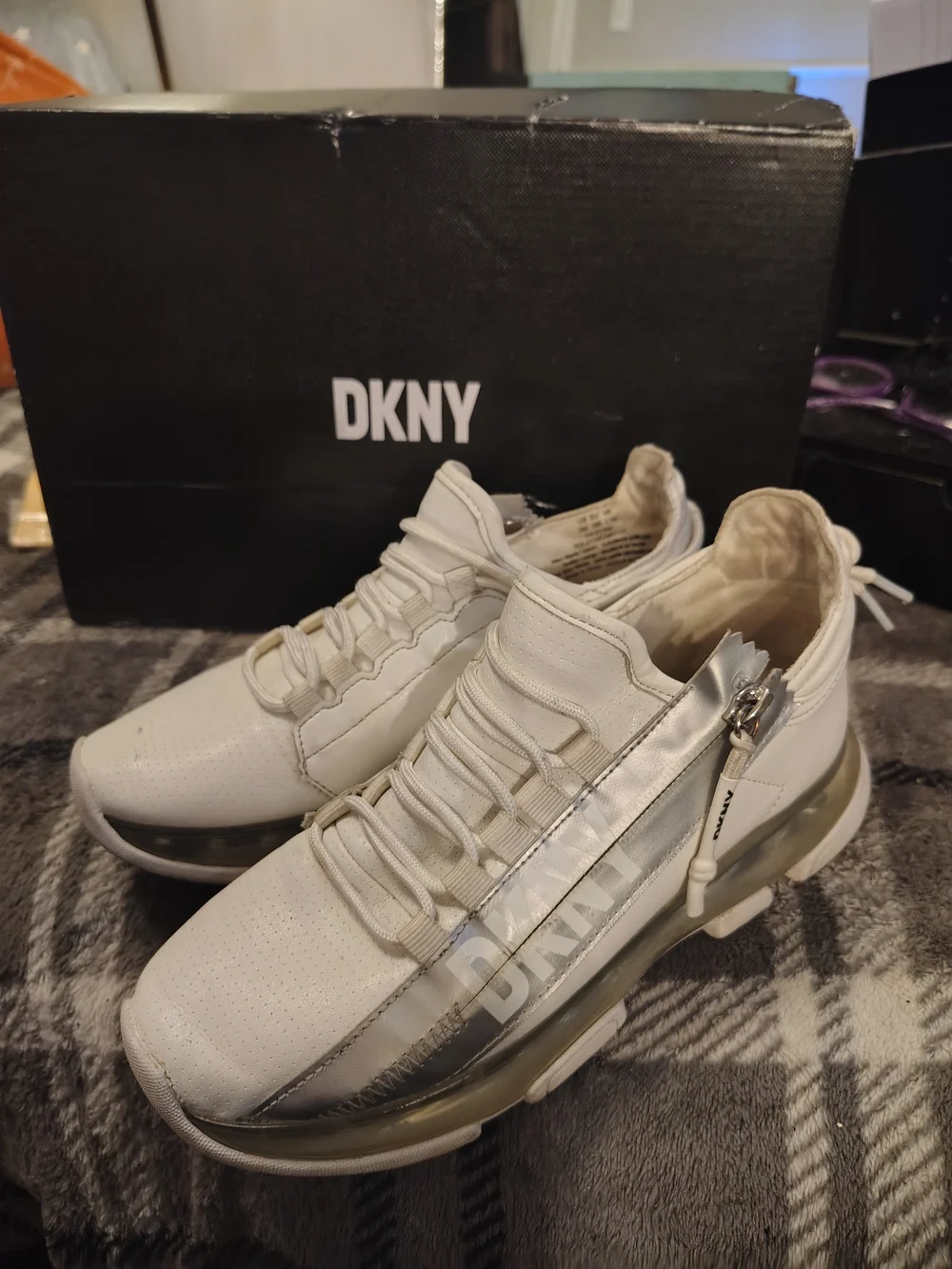 Dkny men’s sneakers